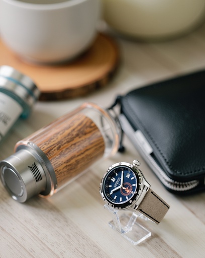 ミニマリストの木製テーブル - 무료 다운로드 가능한 家具