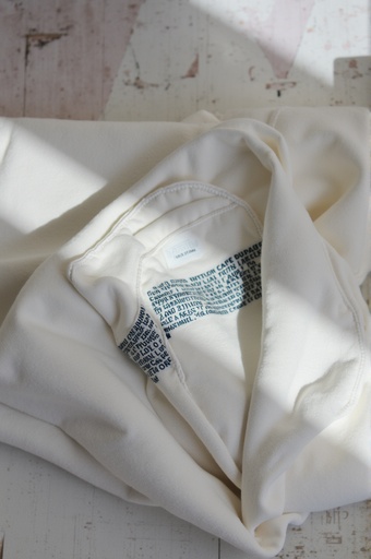 시골풍 나무 테이블 - 무료 다운로드 가능한 가구